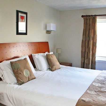 Clough Manor Hotel Denshaw ภายนอก รูปภาพ
