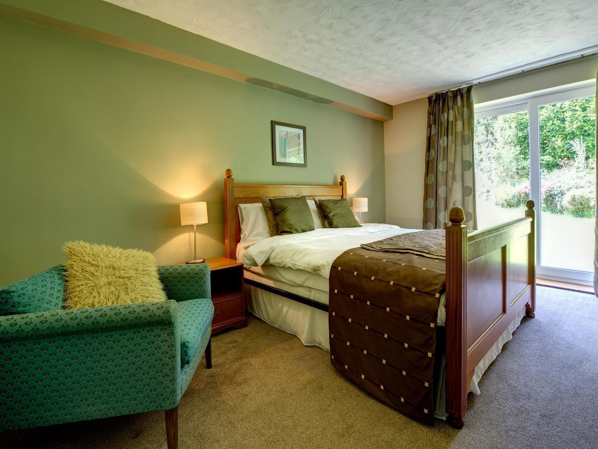 Clough Manor Hotel Denshaw ภายนอก รูปภาพ