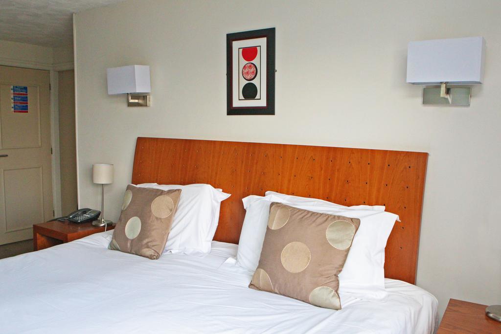 Clough Manor Hotel Denshaw ภายนอก รูปภาพ