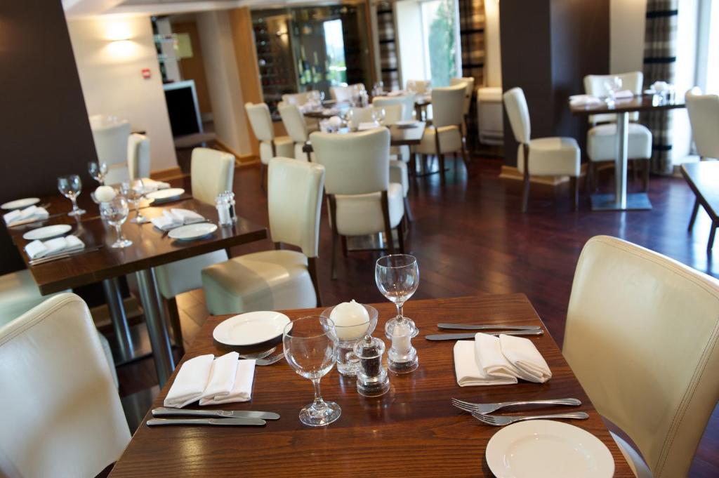 Clough Manor Hotel Denshaw ภายนอก รูปภาพ