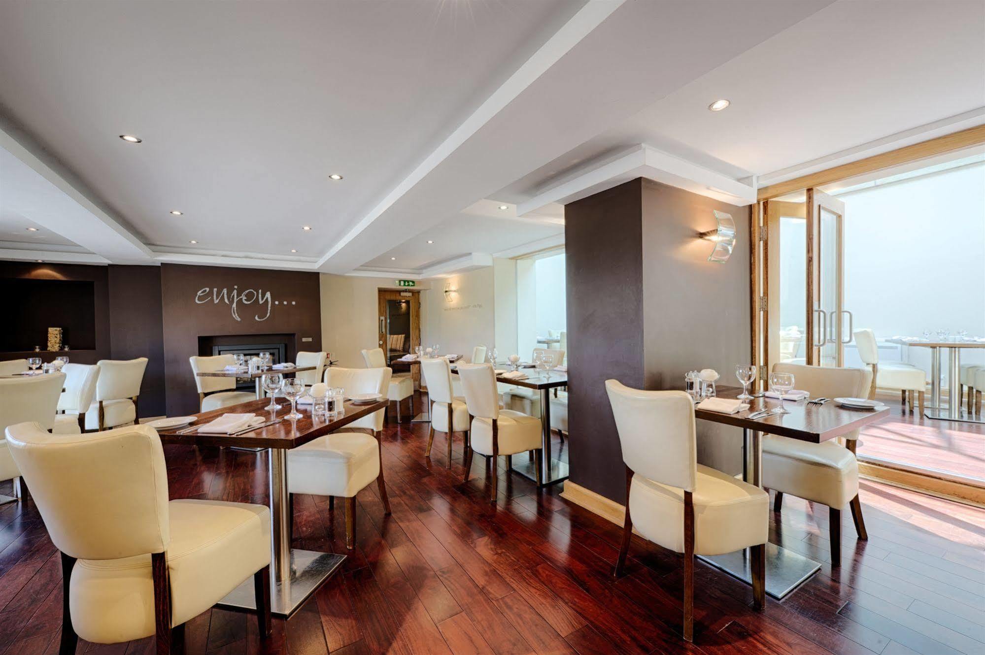 Clough Manor Hotel Denshaw ภายนอก รูปภาพ