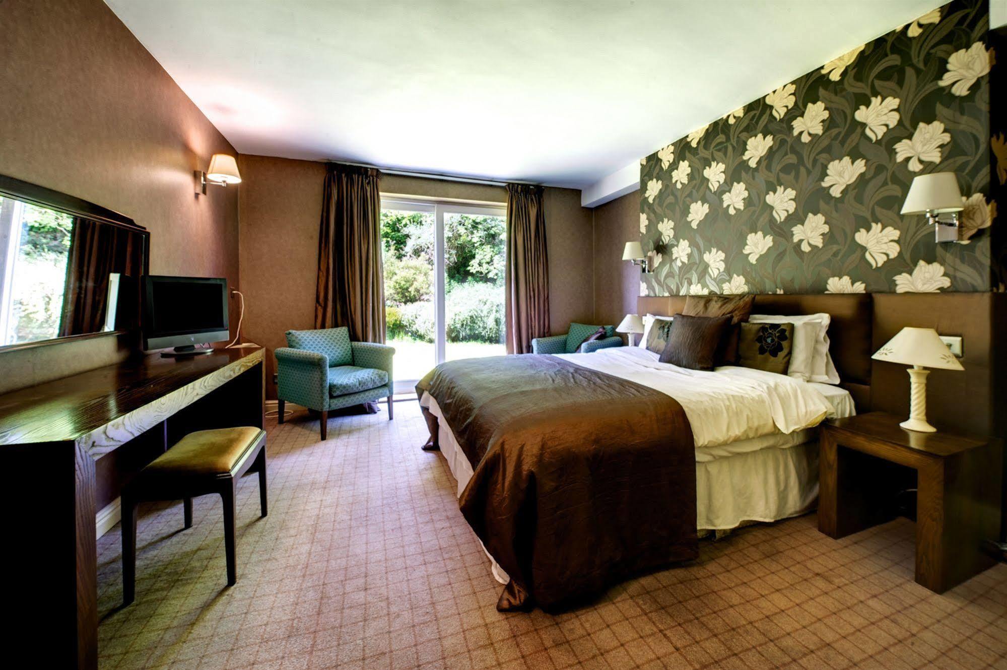 Clough Manor Hotel Denshaw ภายนอก รูปภาพ