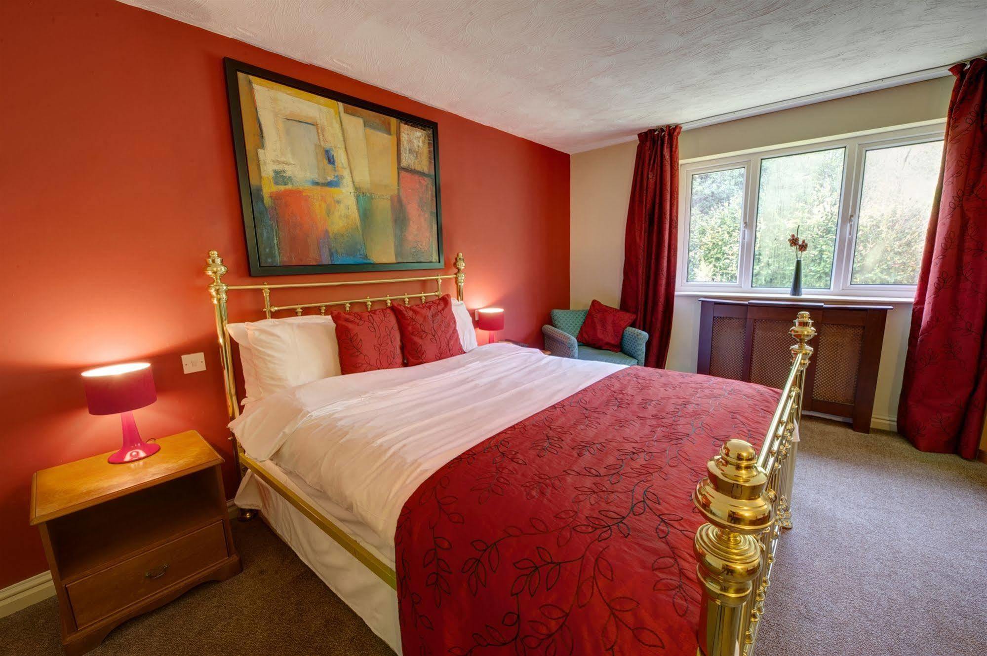 Clough Manor Hotel Denshaw ภายนอก รูปภาพ