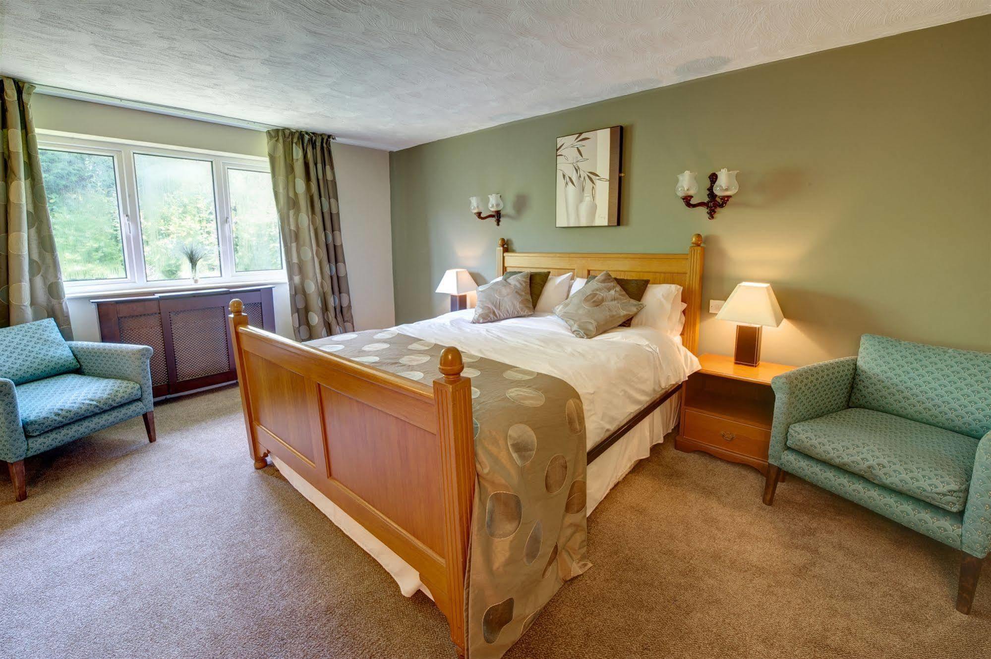 Clough Manor Hotel Denshaw ภายนอก รูปภาพ